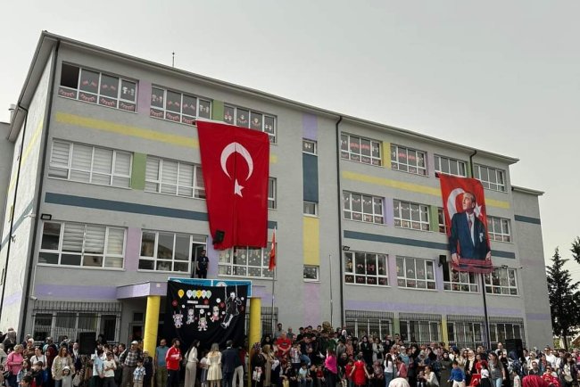 Ovaakça İlköğretim Okulu'nda Coşkulu 23 Nisan Kutlaması
